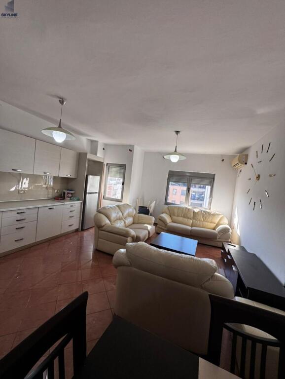 Jepet Apartament me Qera 2+1+2-Astir