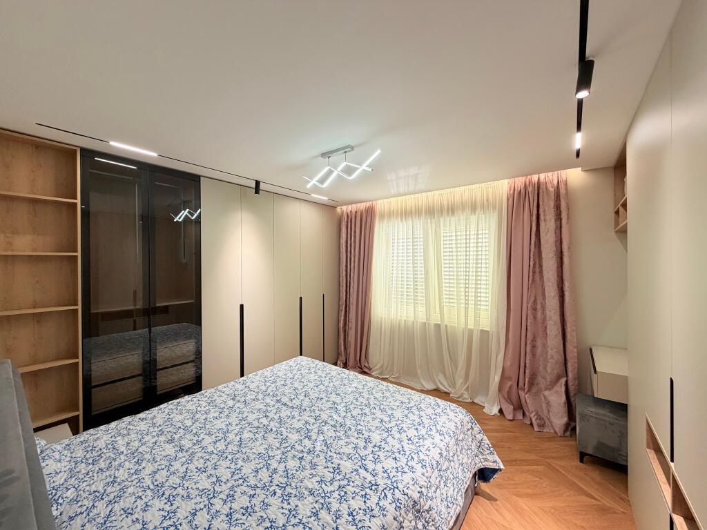 Shitet SUPER APARTAMENT 1+1 tek Rezidenca "Kodra e Diellit"