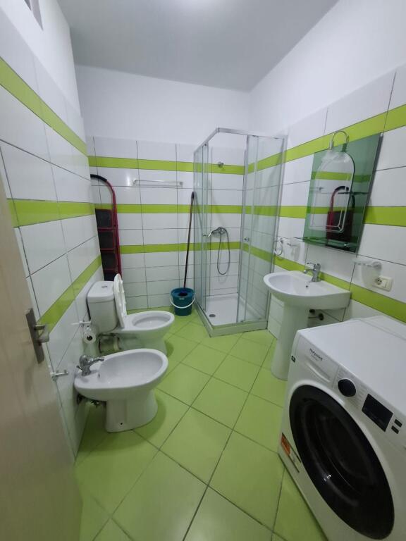 Jepet apartament me qera 1+1