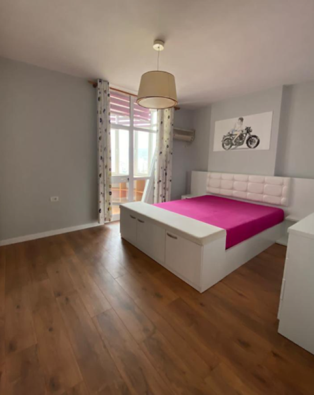 🏢 Apartament 2+1 – Ekspozita “Shqipëria Sot”, pranë Bllokut