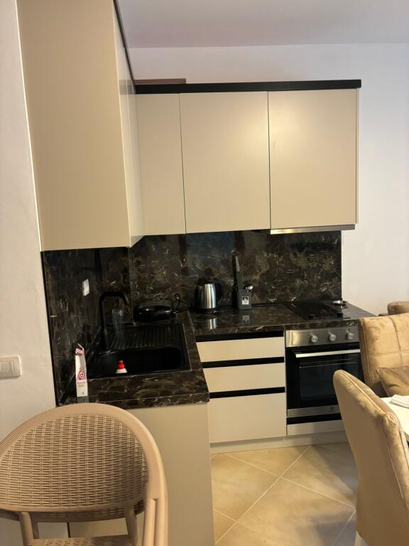 🏠 Apartament 1+1 – Për Qira | Lungo Mare, Vlorë