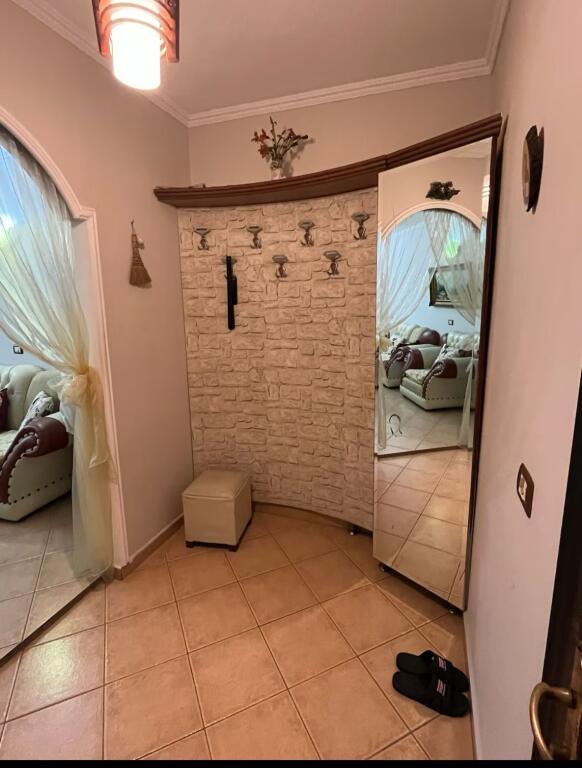 Jepet Me Qera Apartament 2+1+1 Ballkon