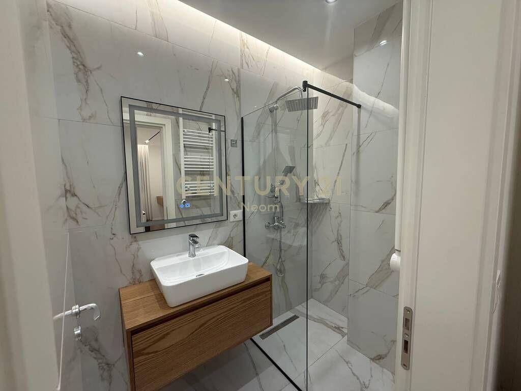 APARTAMENT ME QIRA 2+1+2 TEK KODRA E DIELLIT, ME POST PARKIMI