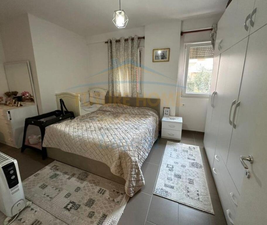 Shitet, Apartament 2+1,Unaza e Re, Tirane.