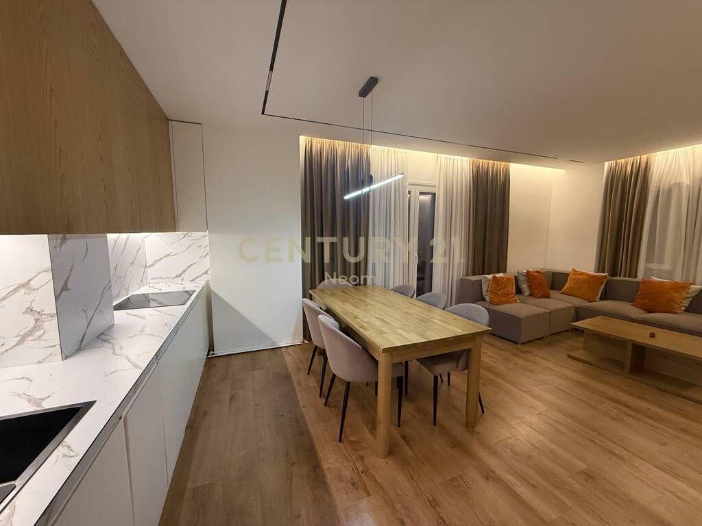 APARTAMENT ME QIRA 2+1+2 TEK KODRA E DIELLIT, ME POST PARKIMI