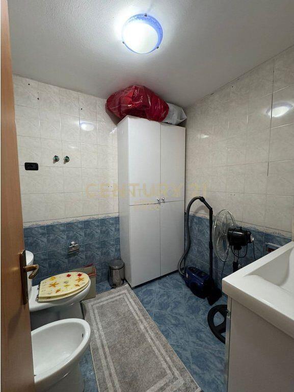 APARTAMENT ME QIRA 2+1+2 ME GARAZHD TEK BRYLLI