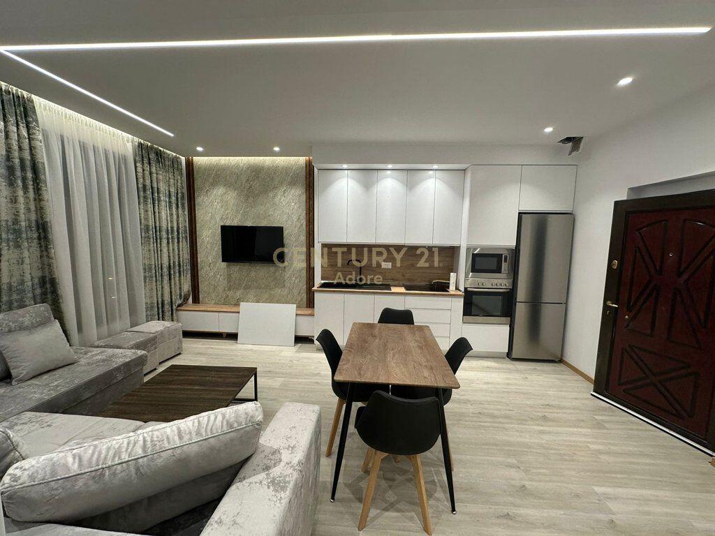 Jepet me qira apartament 1+1 prane Rrethrrotullimit te Zogut te Zi