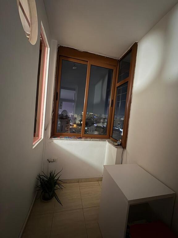 OKAZION Apartament me qera, Rr. Bogdaneve (city center)