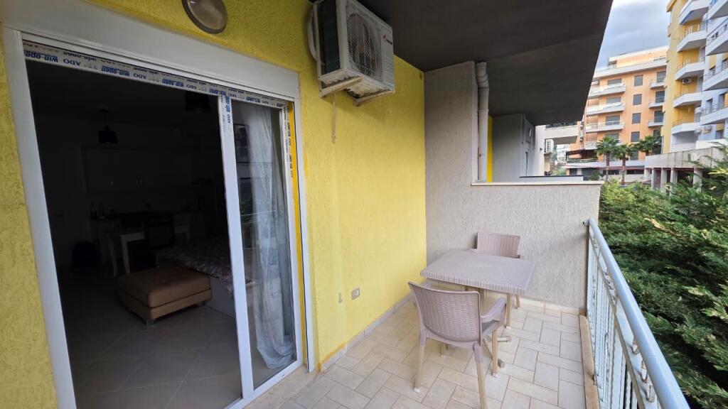 Studio për Shitje në Zonë Elitare pranë Marina Bay – Vlorë