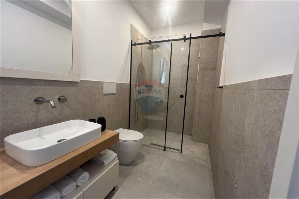 🏡 Garsoniere – Për Qira | Sulejman Delvina, Vlorë