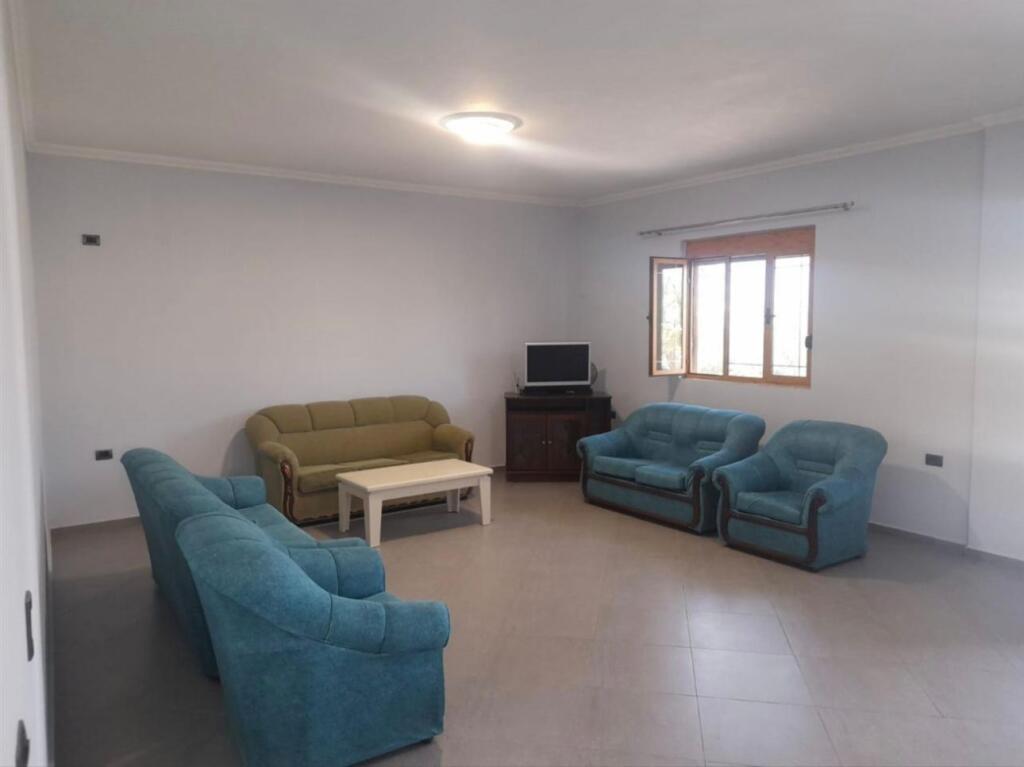 VILLA IN AFFITTO SU 3 PIANI A TEG