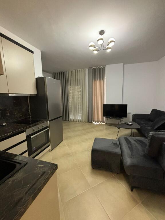 🏠 Apartament 1+1 – Për Qira | Lungo Mare, Vlorë