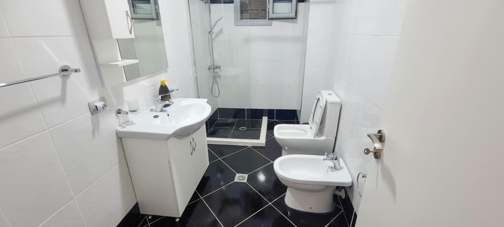 🏠 Garsoniere – Për Qira | Dhimitër Konomi, Vlorë