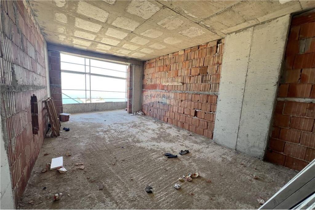 🌊 Apartment 1+1 with Front Sea View – Lungo Mare, Vlorë