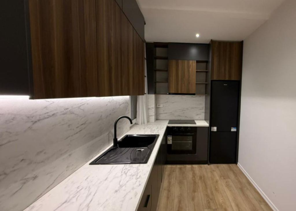 🏢 Appartamento 1+1 + Guardaroba – Via Fortuzi, vicino al Centro