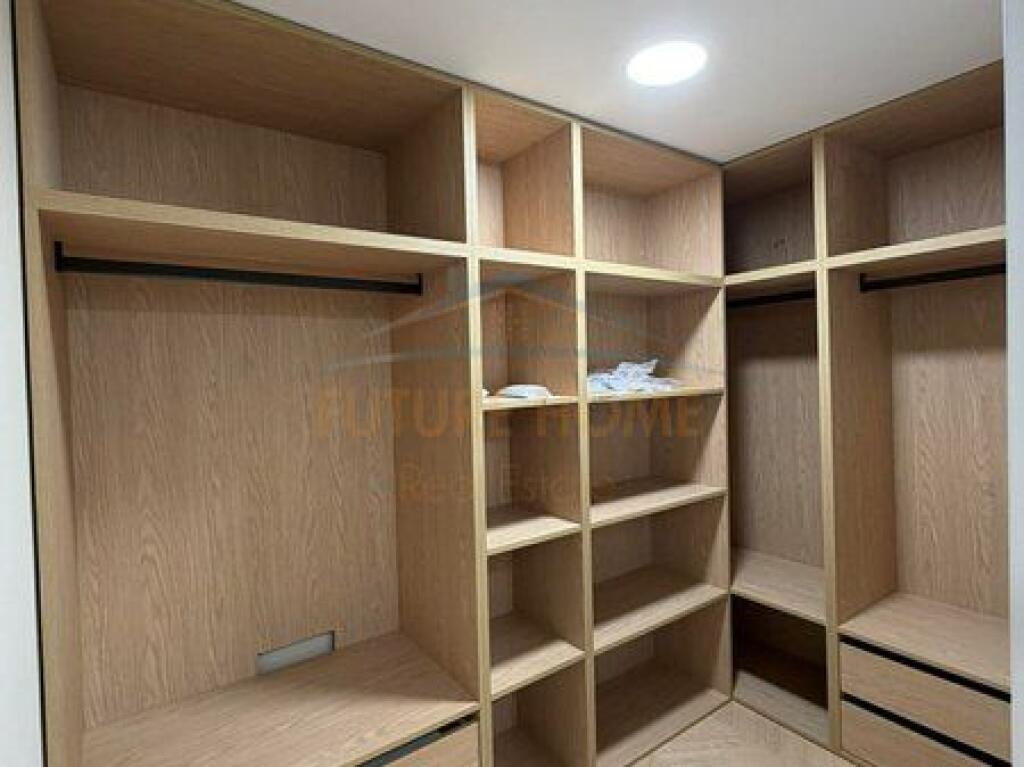 For sale, Duplex + Parking Spot, Golden Park