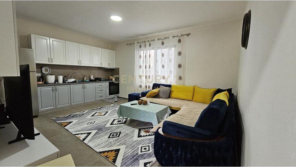 SHTEPI 2 KATESHE ME QIRA NE RRUGEN NJAZI MEKA