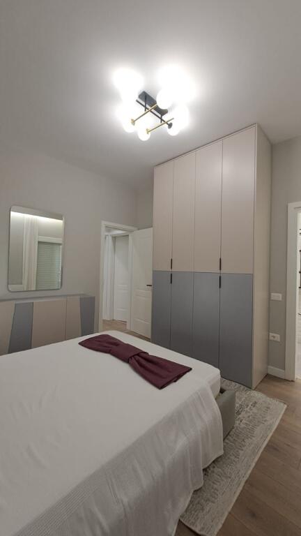 🏢 Apartament Modern 3+1+2 – pranë Kopshtit Botanik