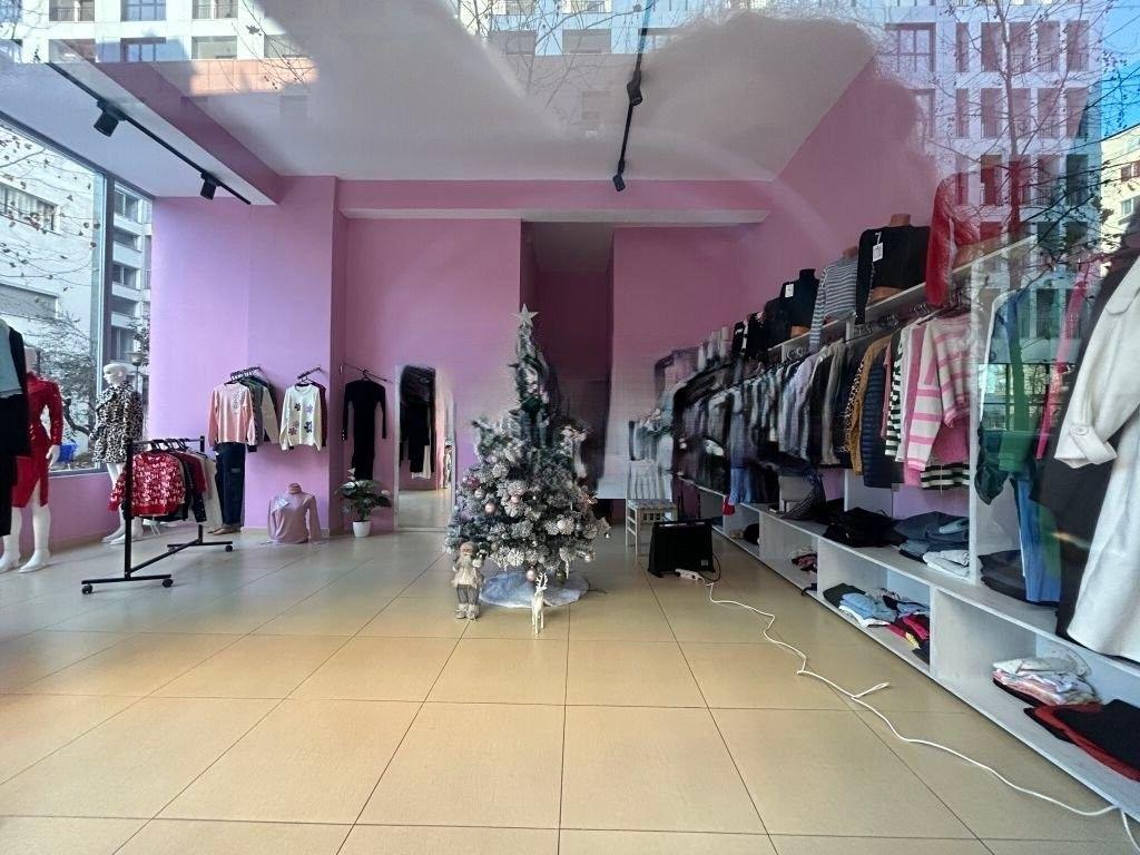 COMMERCIAL PREMISES FOR SALE NEAR URBAN GATE 96,000 €