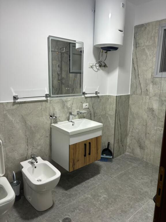 🏠 Apartament 1+1 – Për Qira | Lungo Mare, Vlorë