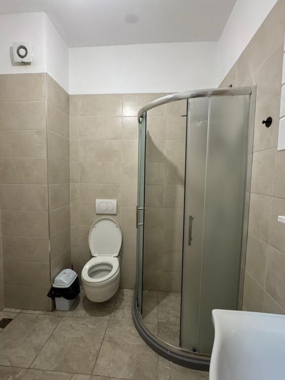 Jepet Me Qera Apartament 1+1+1 Ballkon