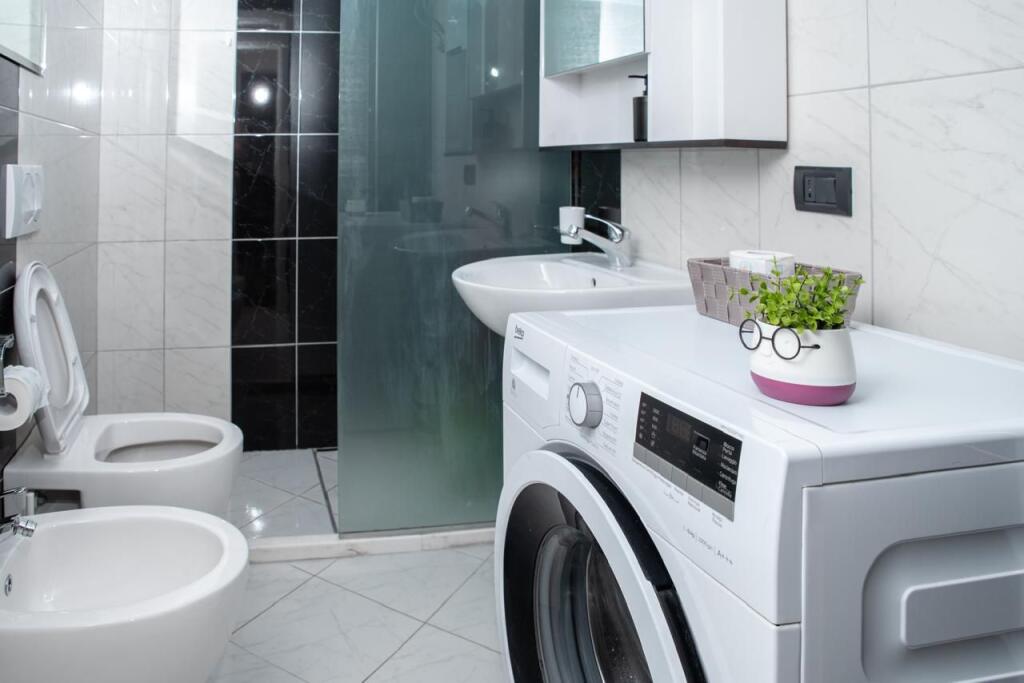 🏘️ Jepet me qira apartament 1+1 📍 Rruga e Kosovareve💶 Çmimi: 1.000 € / muaj