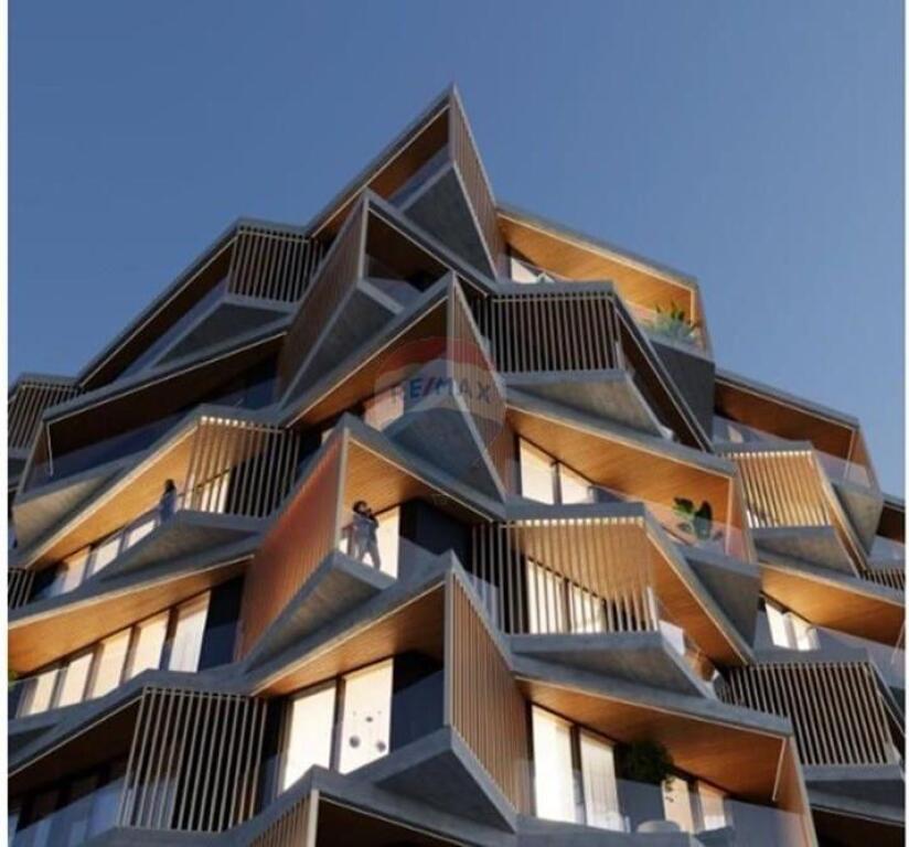 Jepet me Qira Ambjent Biznesi Te Liqeni i Thatë !