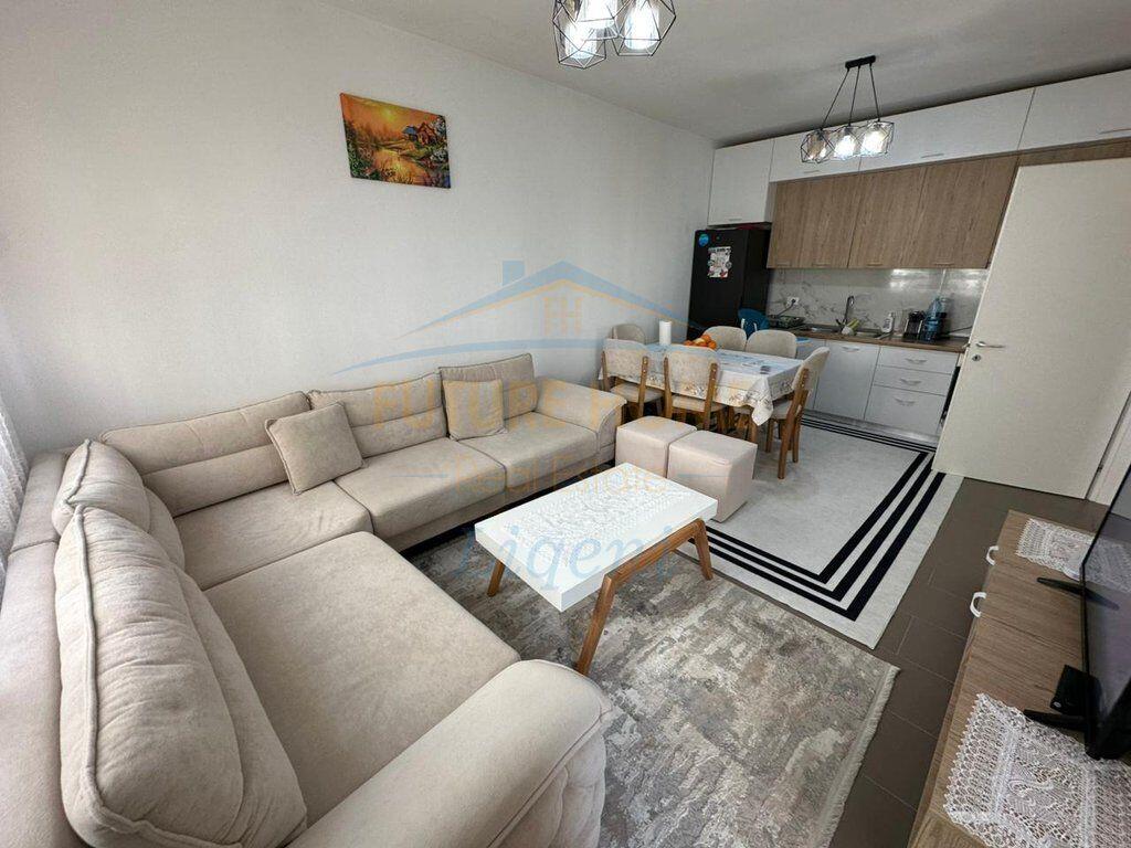 Shitet, Apartament 2+1,Unaza e Re, Tirane.