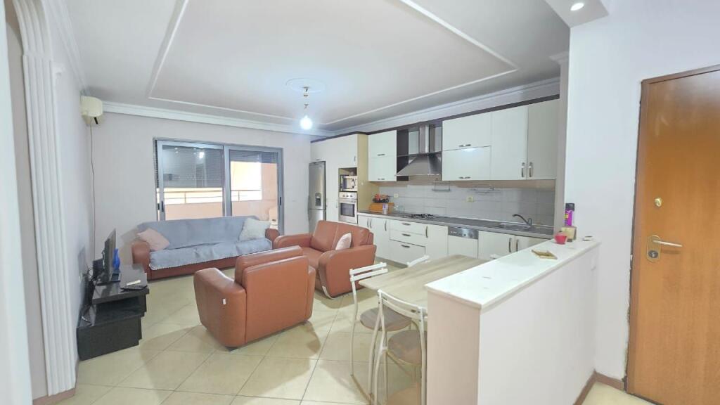 Shitet apartament 2+1, te Rr. Jordan Misja prane Hipotekes.