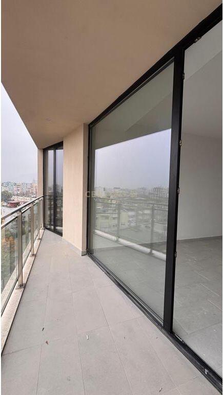 Shitet apartament 3+1+2 + post parkimi te perfshire ne cmim tek Mine Peza!