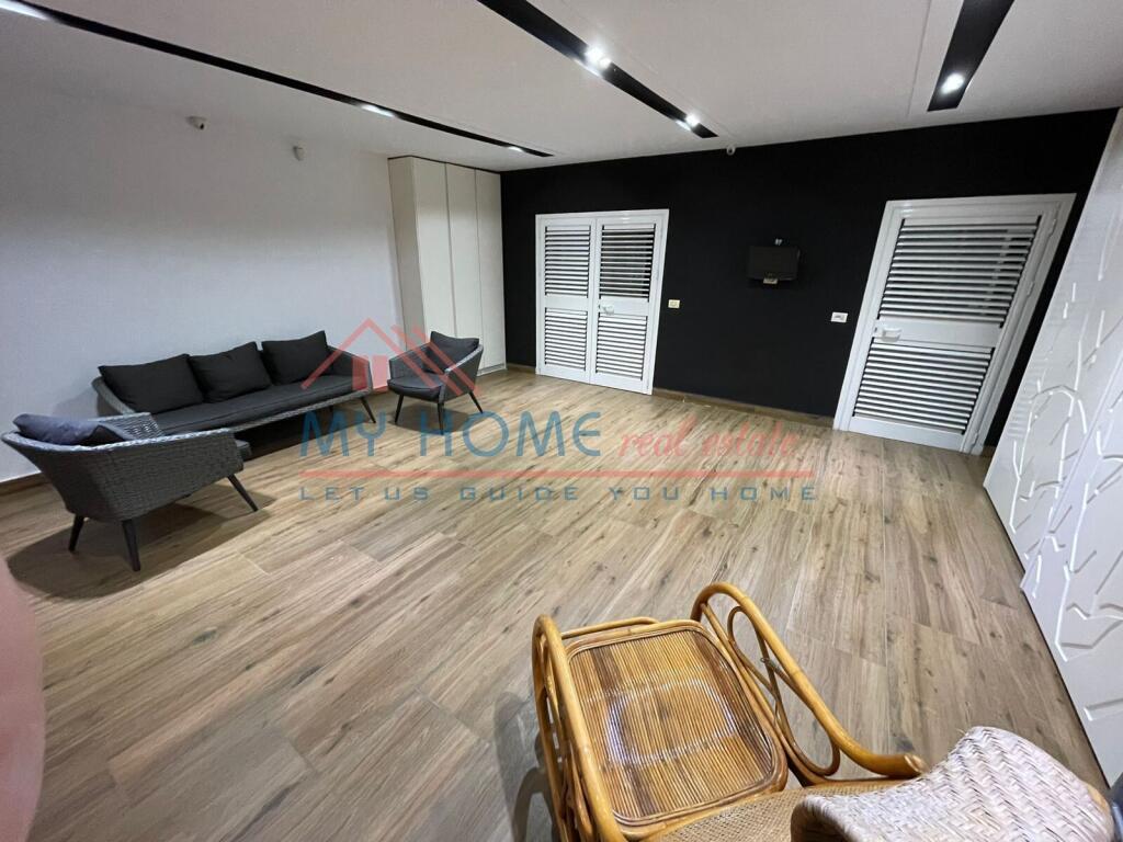 Apartament 2+1 me qera Komuna e Parisit ne Tirane