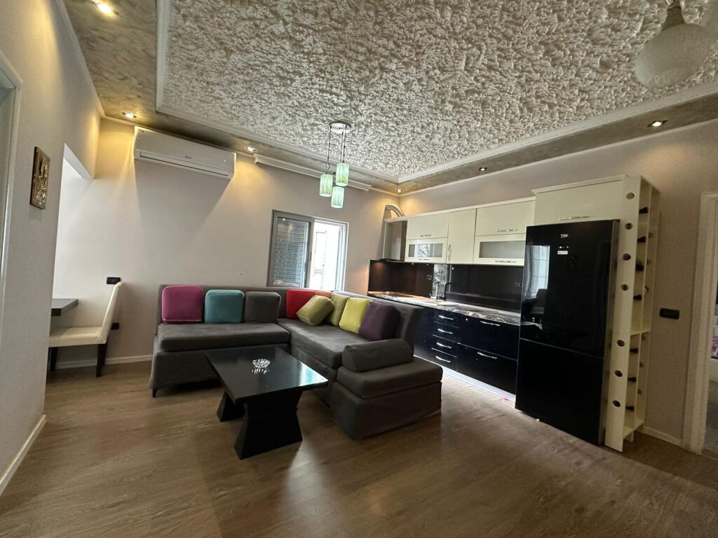 Apartament 2+1 me qira ne Fresk