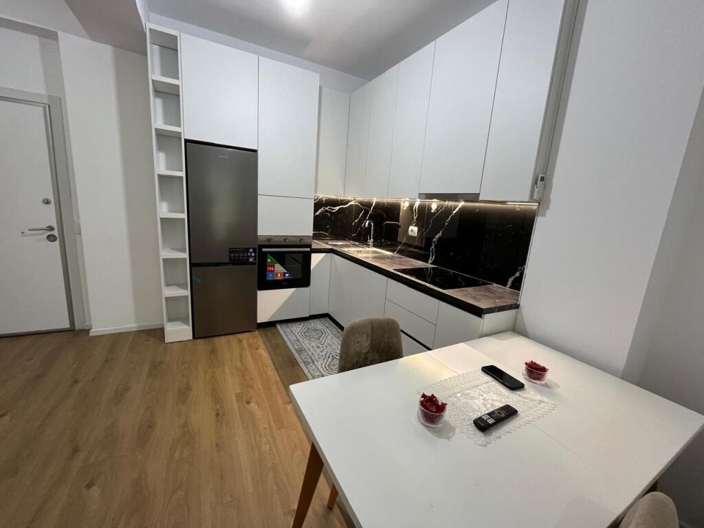 Affittasi 1+1 a Ali Demi!