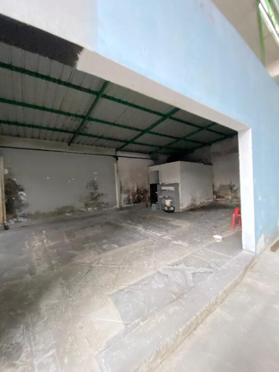 Shop for rent Aurostrada Tr-Dr