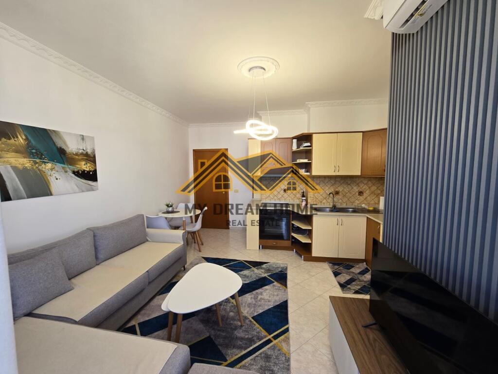 JEPET ME QIRA APARTAMENT 2+1+2 PLAZH DURRES !
