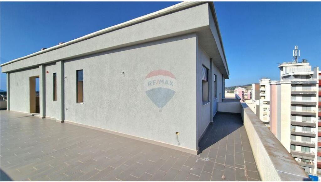 🏙️ Penthouse në Shitje – Vlorë 📍 Rruga Transballkanike, përballë ish-shkollës së Naftës