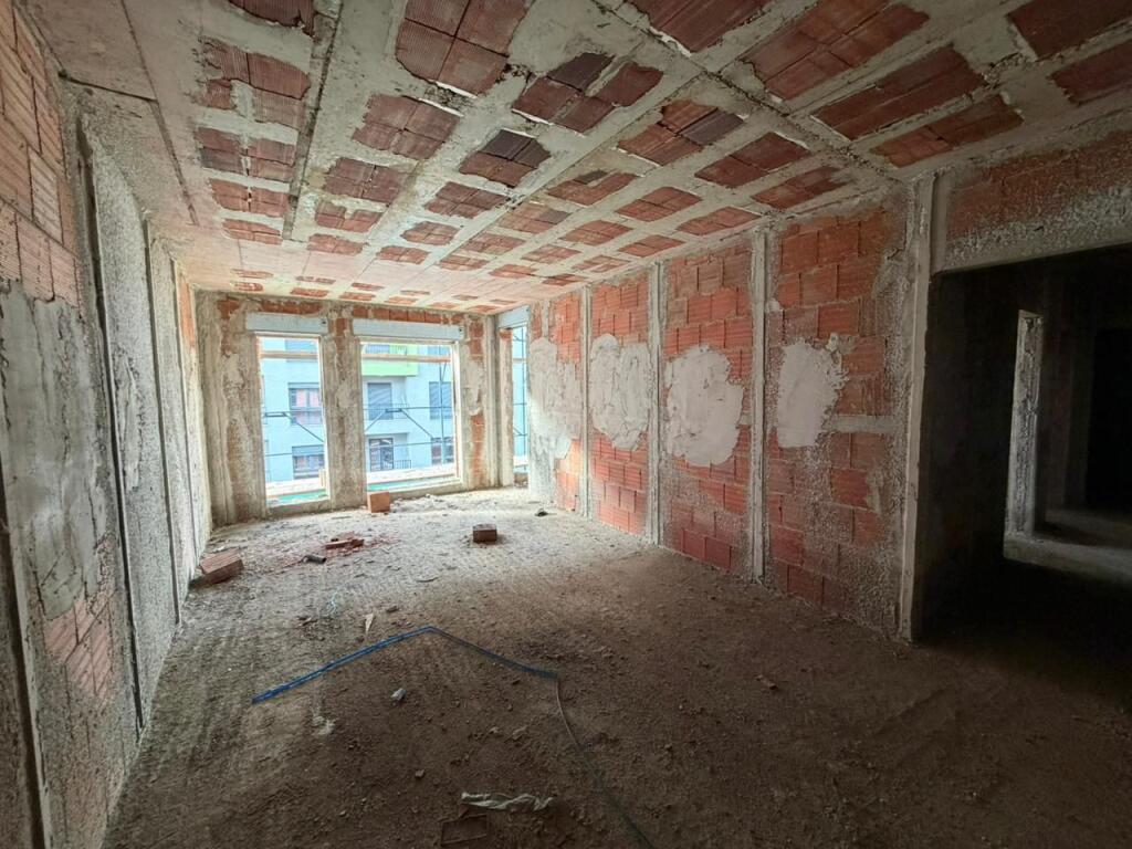 OCCASION APARTMENT 2+1 NEAR RING SIDE PASKUQAN !