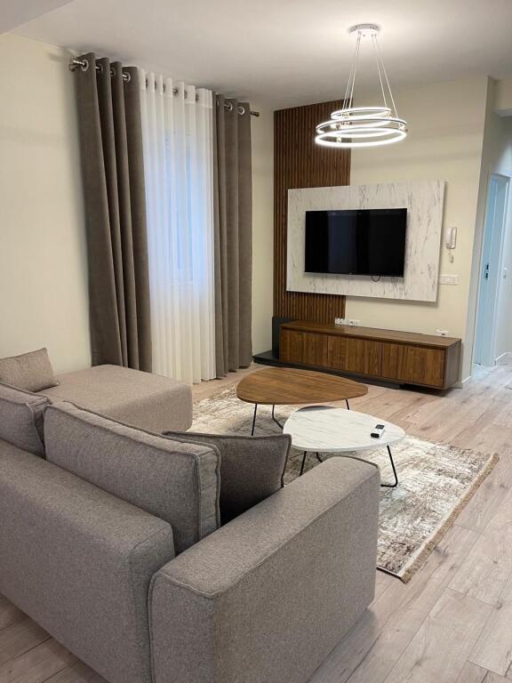 Jepet me qira apartament 2+1+2 Fresku (Fizika Berthamore)