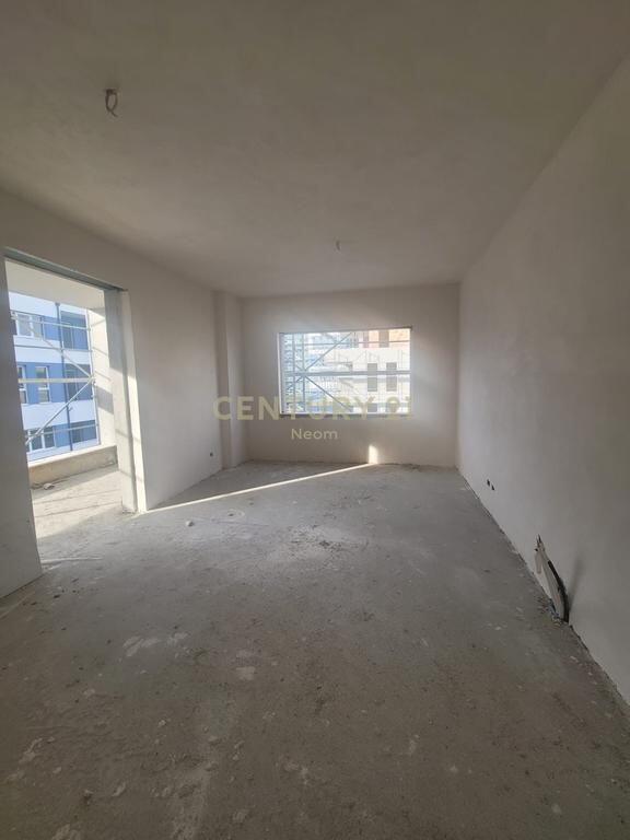 Vendesi Appartamento 1+1 a Univers City QTU 91.000 € Sup. Totale 78m2