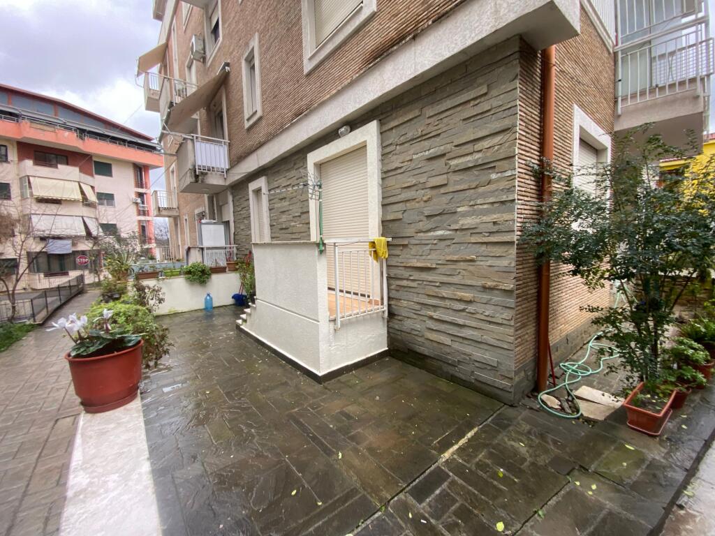 In vendita 1+1, con veranda, giardino zoologico, 140.000 euro