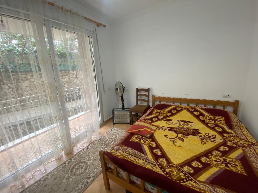 In vendita 1+1, con veranda, giardino zoologico, 140.000 euro