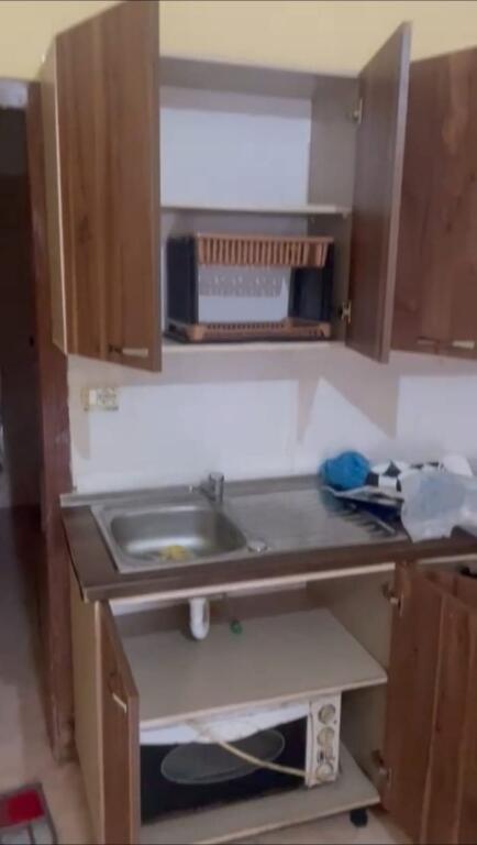 APARTAMENT 1+1. 20000 LEKE.RRUGA 5 MAJI.PAS CONCORD CENTER.