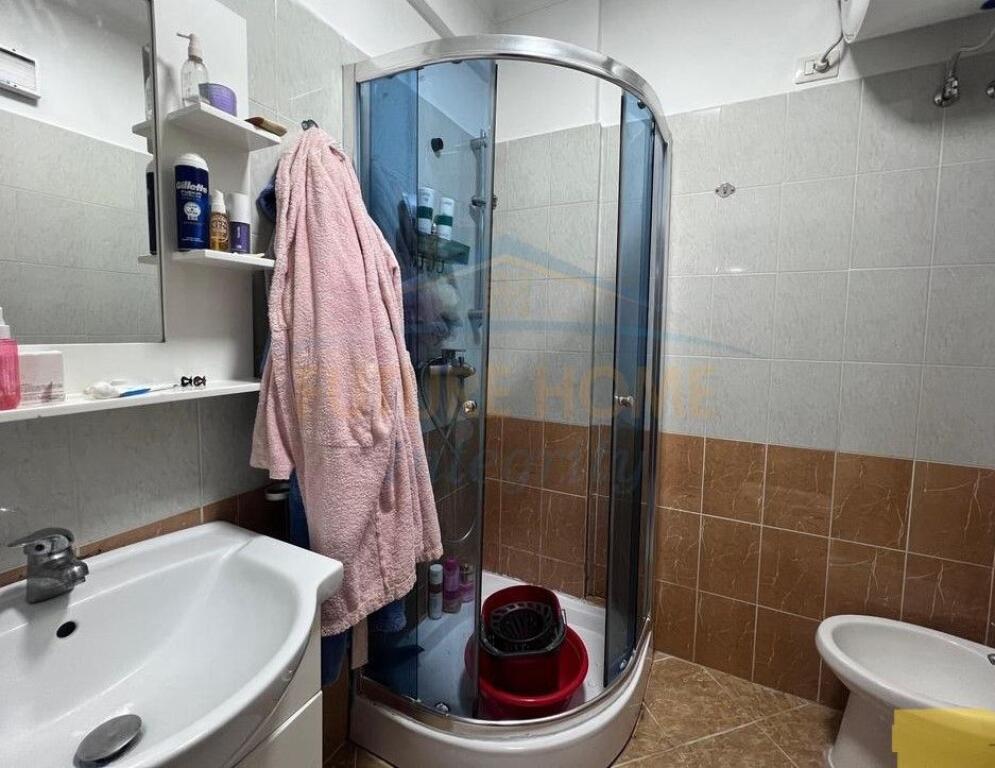 Shitet, Apartament 2+1, Zogu i Zi, Tiranë.