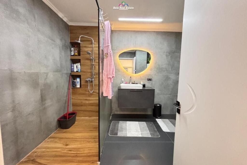 Apartament Me Qera 2+1 Tek Brryli (ID B2201695) Tirane