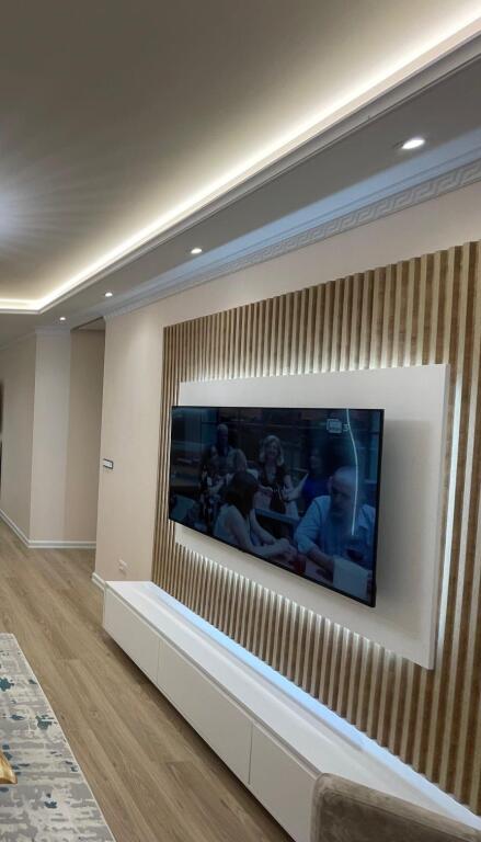 Qera,Apartament 2+1+2 POSTE PARKIMI,Liqeni i Thate