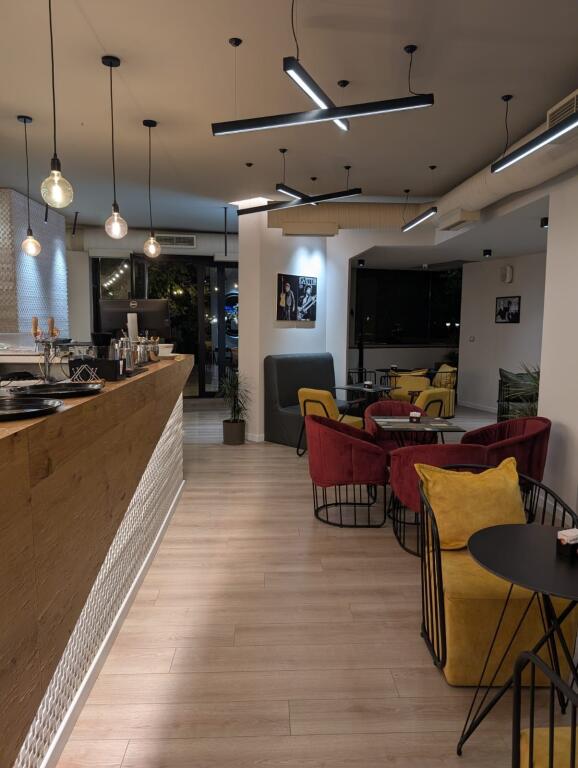 Shitet si Biznes Lokal +Restorant