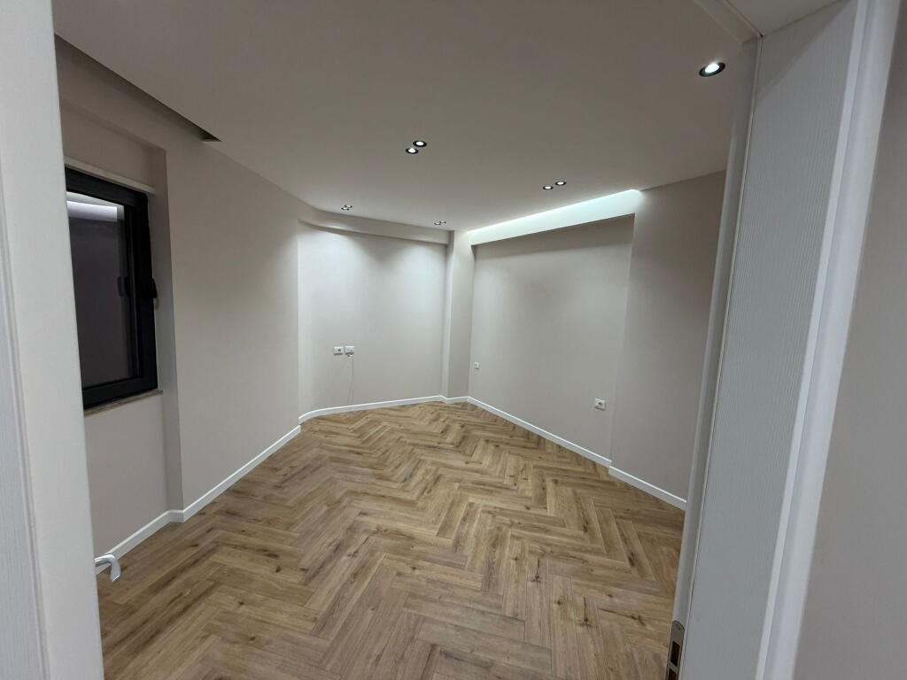 For rent 2+1+2 empty for office Astir 1000€