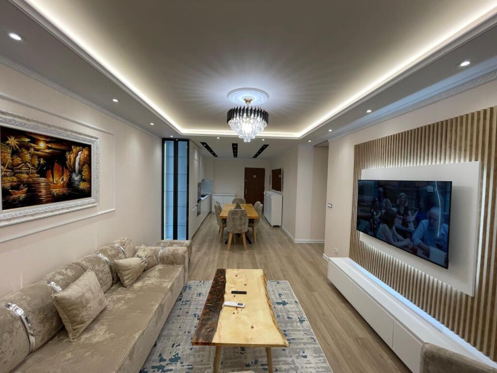 Qera,Apartament 2+1+2 POSTE PARKIMI,Liqeni i Thate