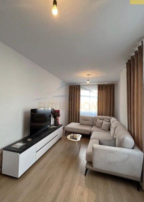 In vendita, Appartamento 1+1, Complesso Fratari, Unaza e Re