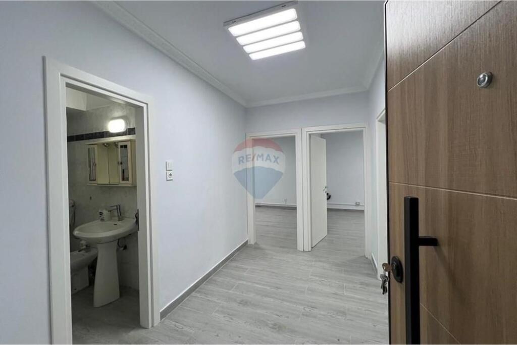 Jepet me qira zyre tek rruga Irfan Tomini